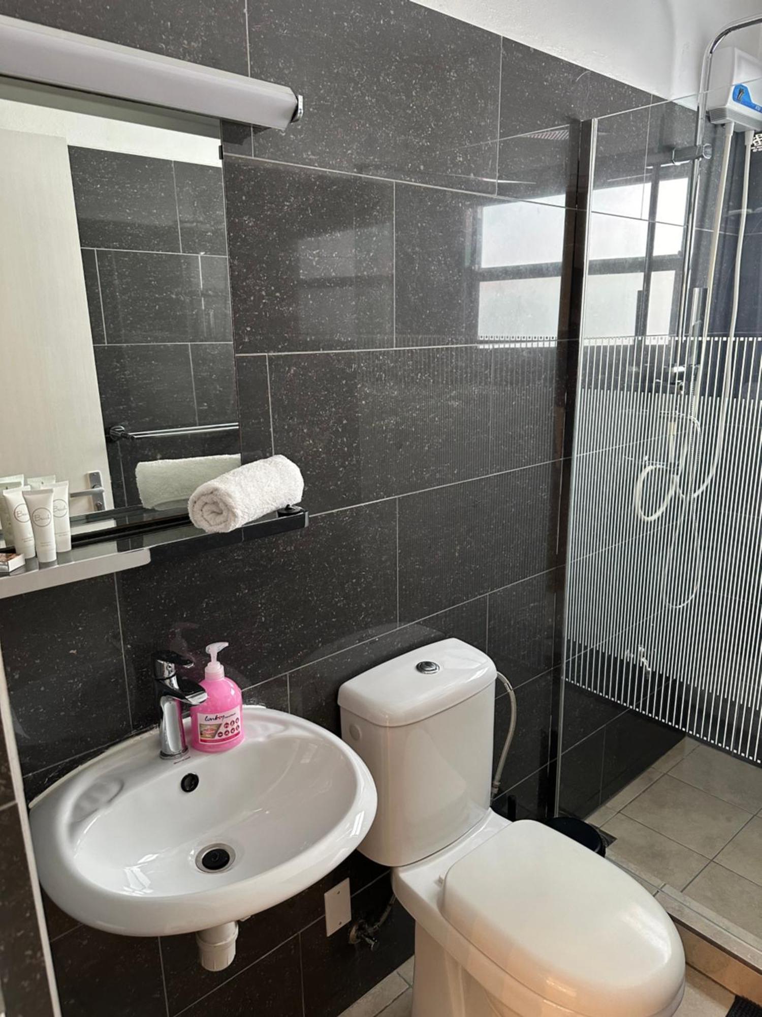 Villa Susanna 3 Bedroom 2 Bathroom House Sleeps 6Plus Willemstad Exterior photo